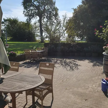 Kranichhof Apartament *